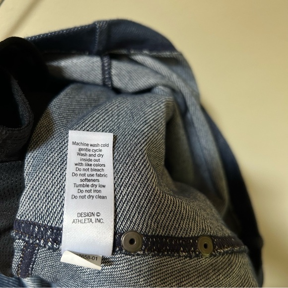 Athleta ~ Stretch Knit Bettona Classic Skort Skirt size XS in Indigo Denim - Picture 10 of 16